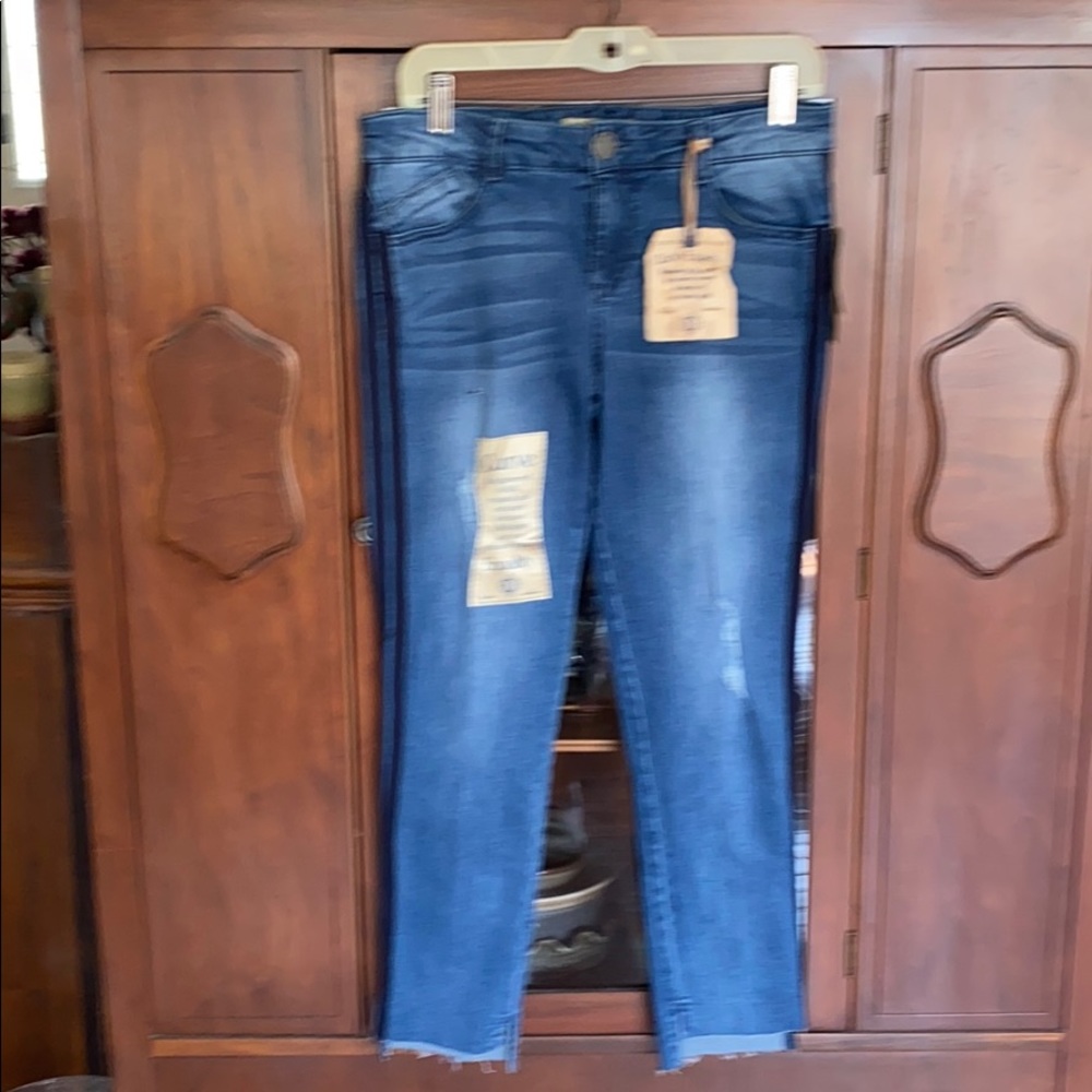 NWT Democracy women’s 6 striped ankle leggings